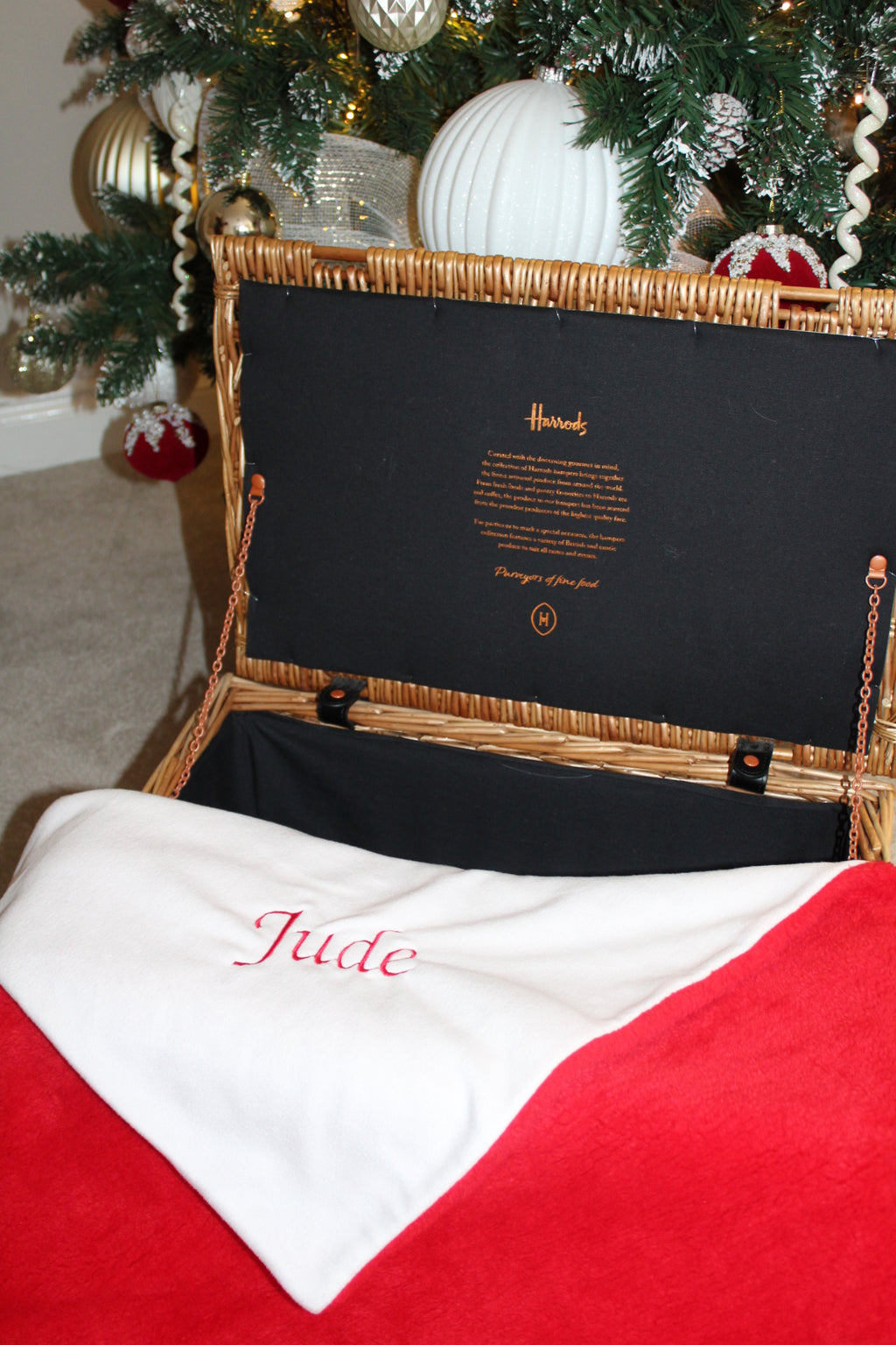 Reversible Red/White Soft Blanket