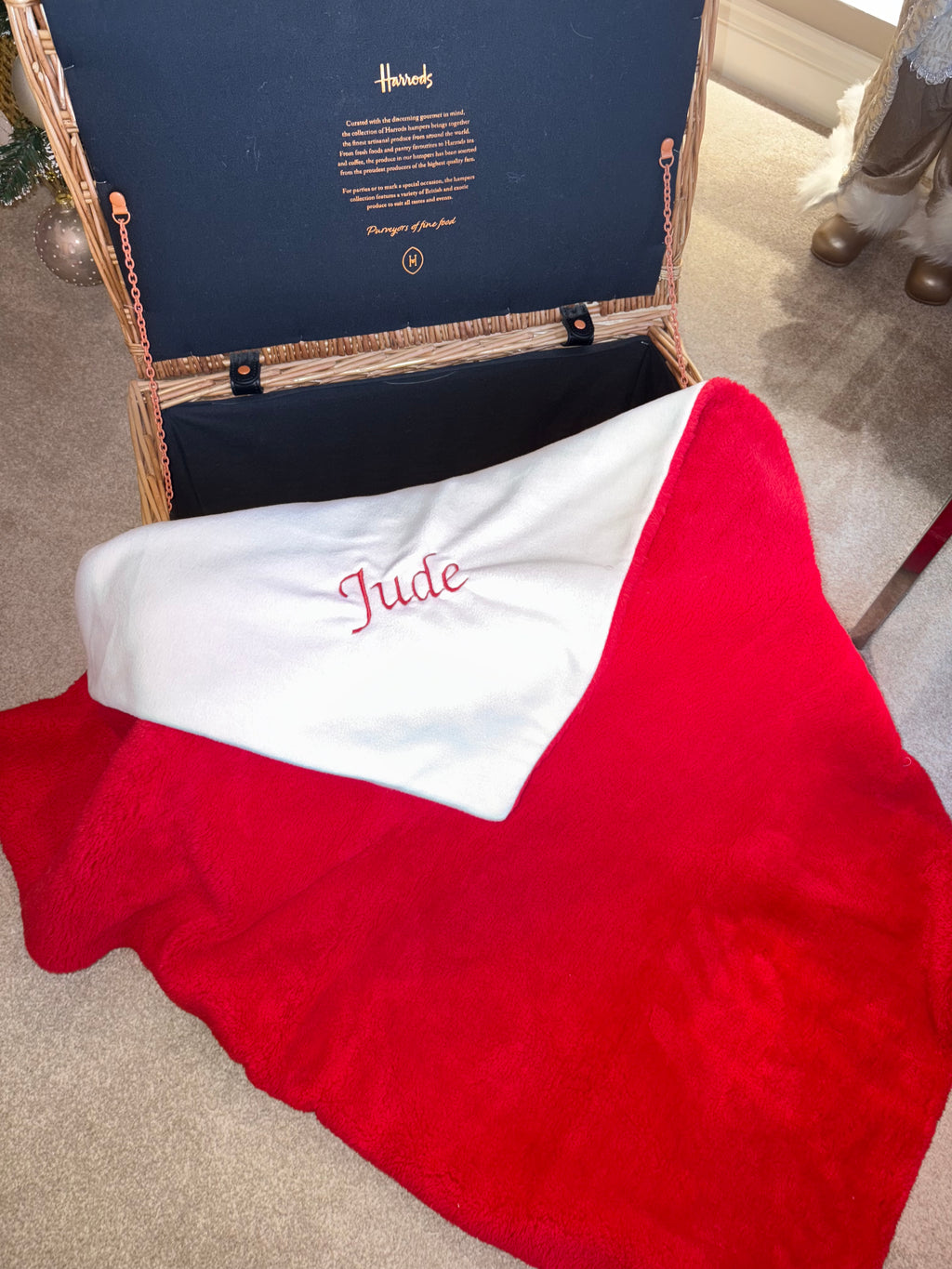 Reversible Red/White Soft Blanket